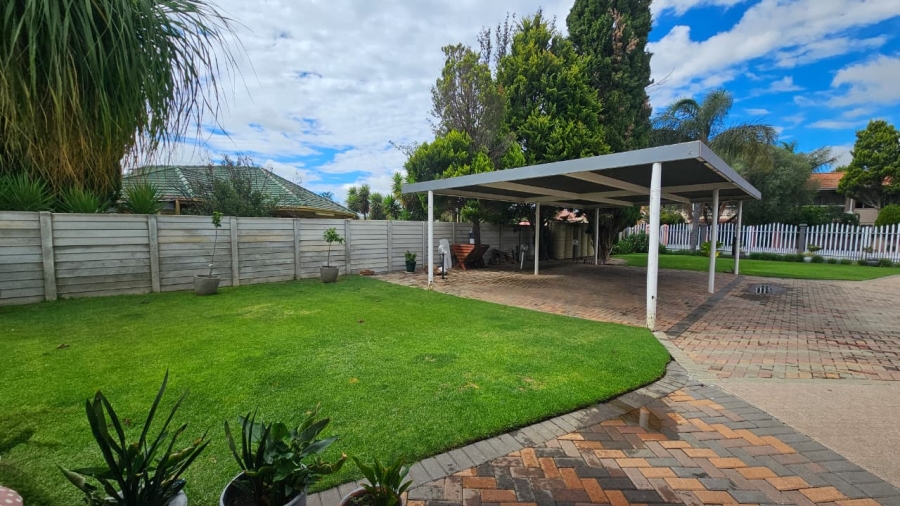 To Let 3 Bedroom Property for Rent in Naudeville Free State